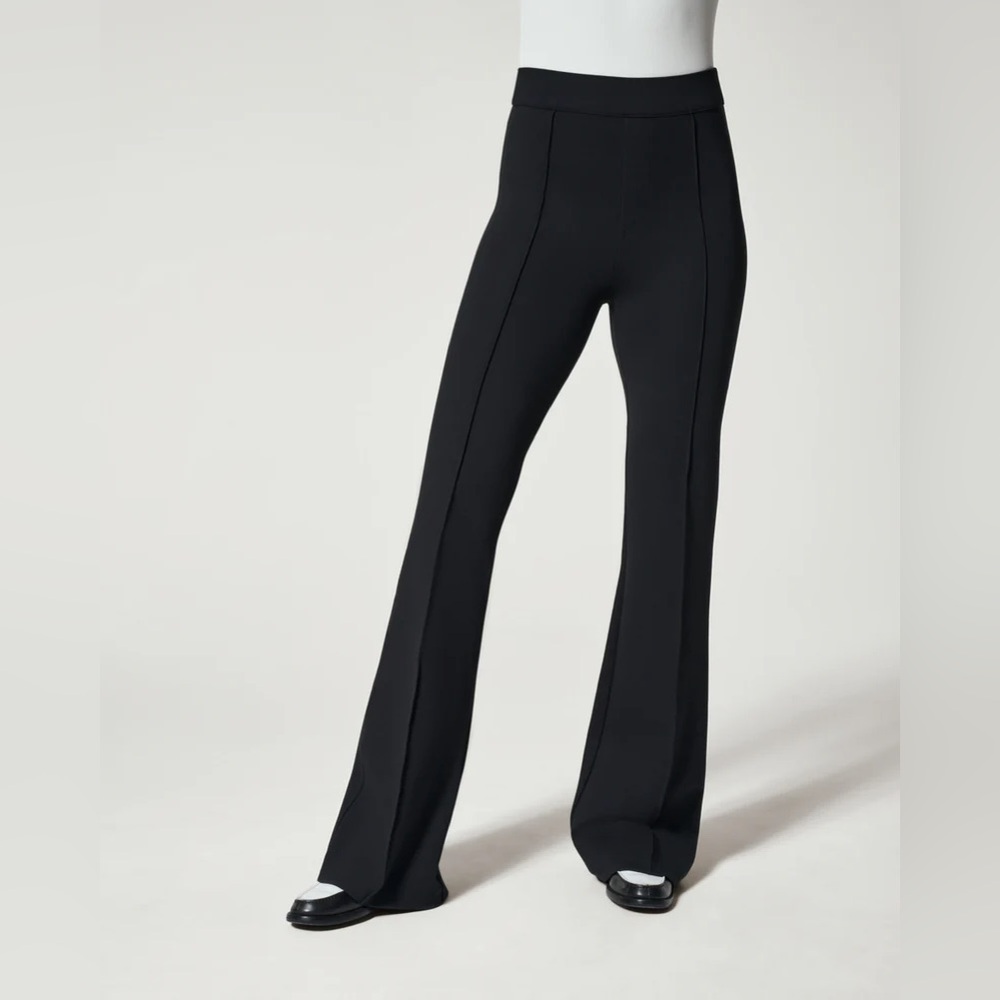 Spanx - The Perfect Pant, Hi-Rise Flare in Classic Black / Medium - NWT